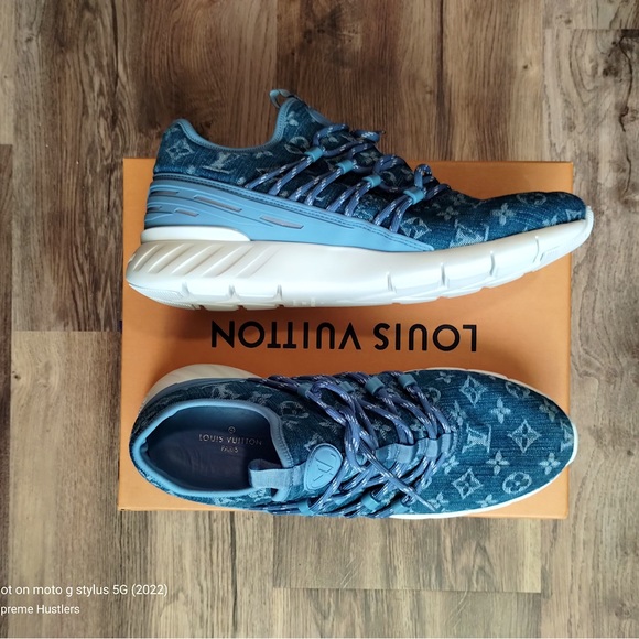 Authentic Preloved  Men size 10 LOUIS VUITTON KNIT SNEAKERS in Blue denim w/ box - Picture 3 of 8